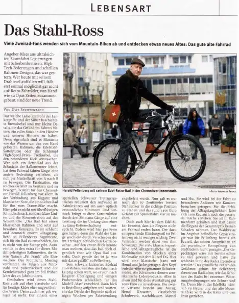 Retrovelo bicicleta clasica en la prensa